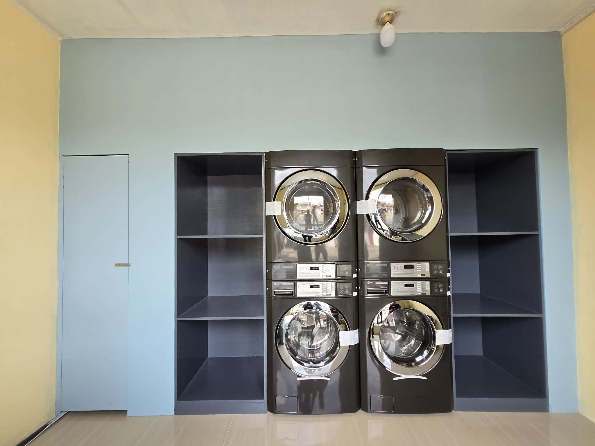 Premium 2-unit commercial washer and dryer laundry package